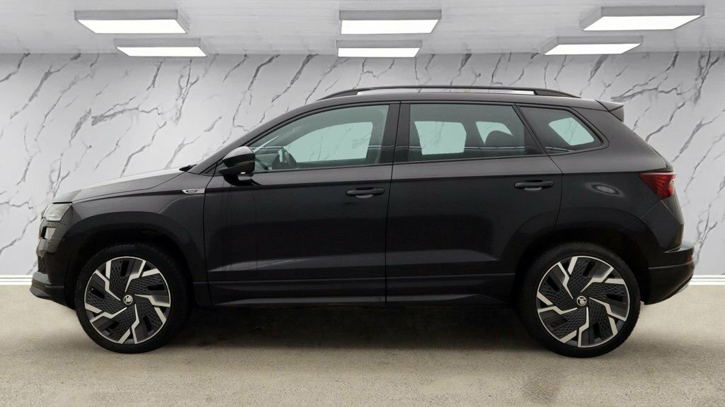 Skoda Karoq 2L Sportline VN72UKB Black #6