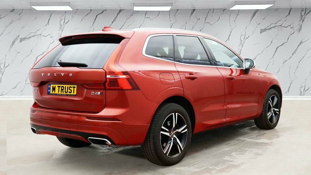 Volvo XC60 Xc60 R-design Pro T8 Phev Awd Black #4