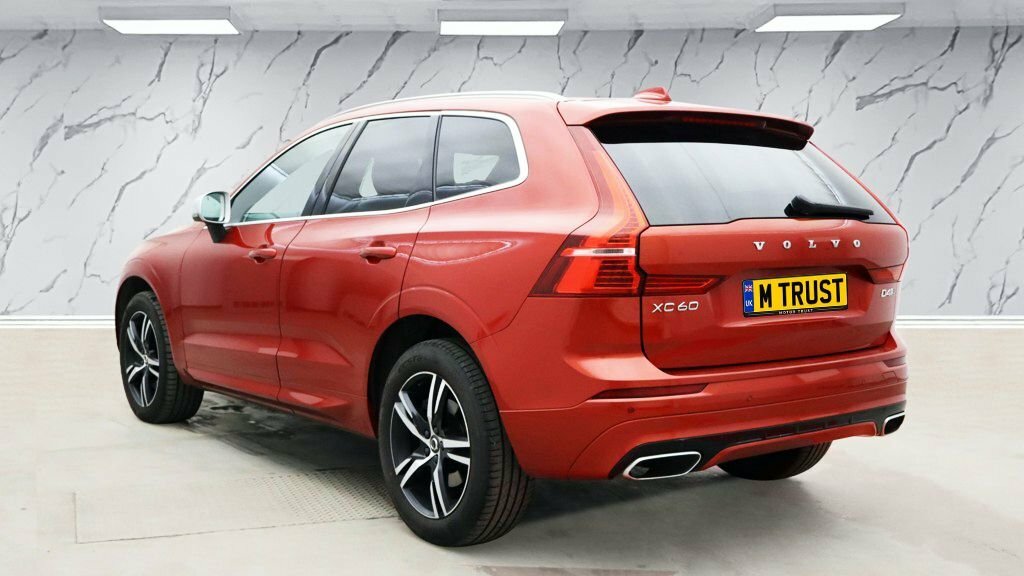 Volvo XC60 Xc60 R-design Pro T8 Phev Awd Black #3