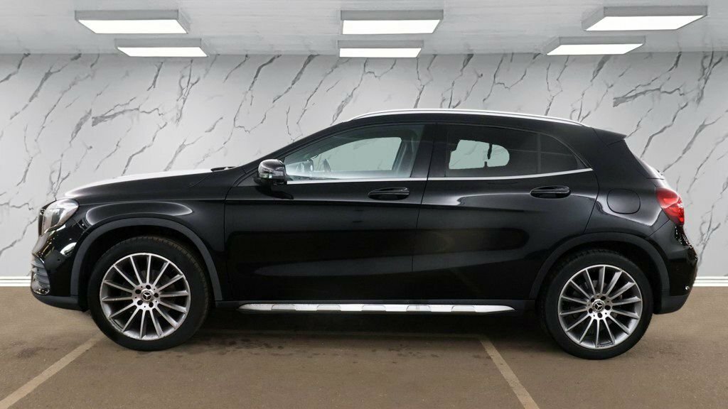 Mercedes-Benz GLA Class 1.6L Amg Line Edition Black #6