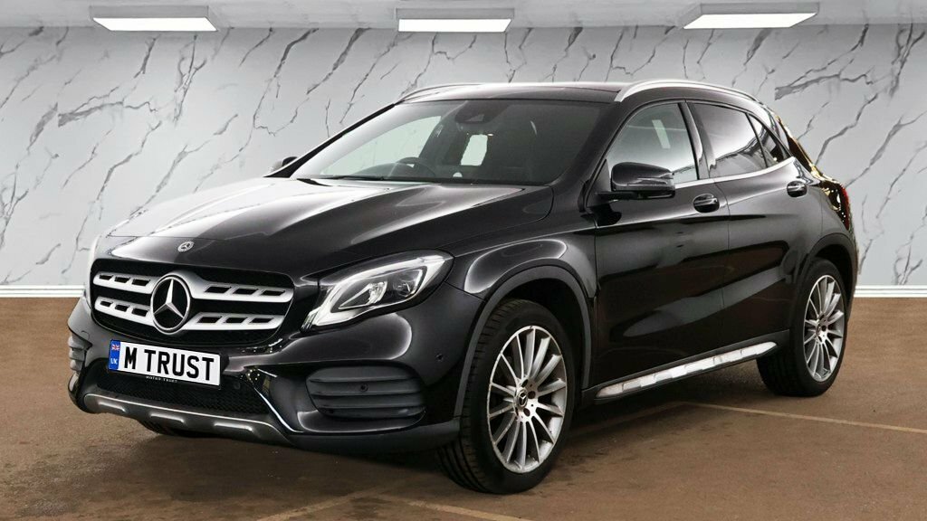 Mercedes-Benz GLA Class 1.6L Amg Line Edition Black #2