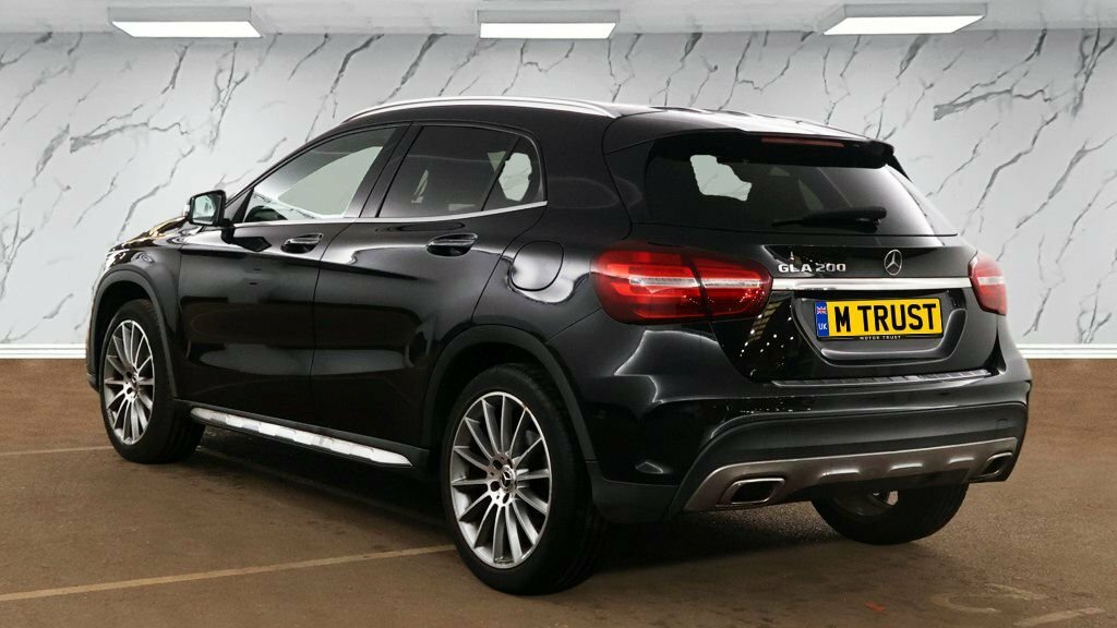 Mercedes-Benz GLA Class 1.6L Amg Line Edition Black #3