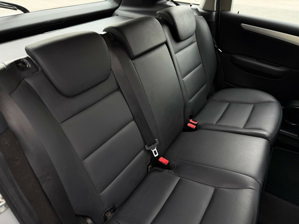 Mercedes-Benz B Class Se Blue #17