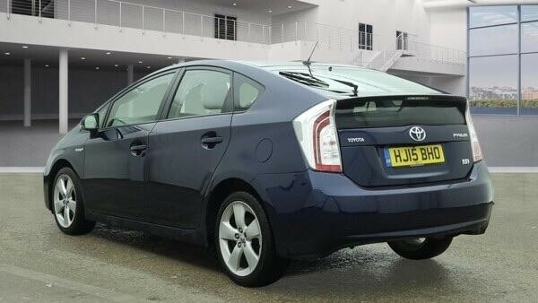 Toyota Prius Hatchback Blue #2