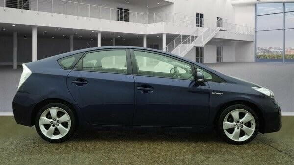 Toyota Prius Hatchback Blue #3