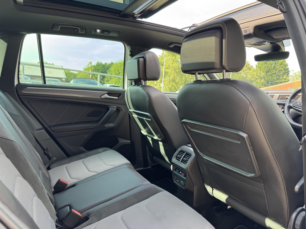 Volkswagen Tiguan Se Navigation Silver #17