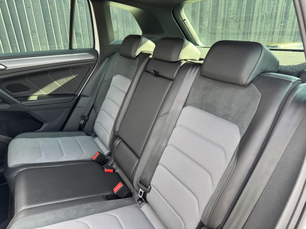 Volkswagen Tiguan Se Navigation Silver #16