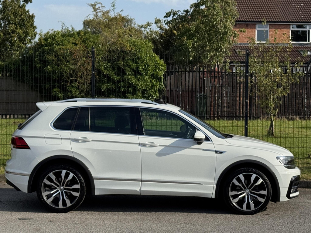 Volkswagen Tiguan Se Navigation Silver #4