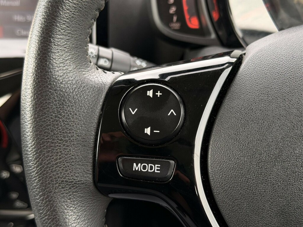Toyota Aygo 1L Move White #21