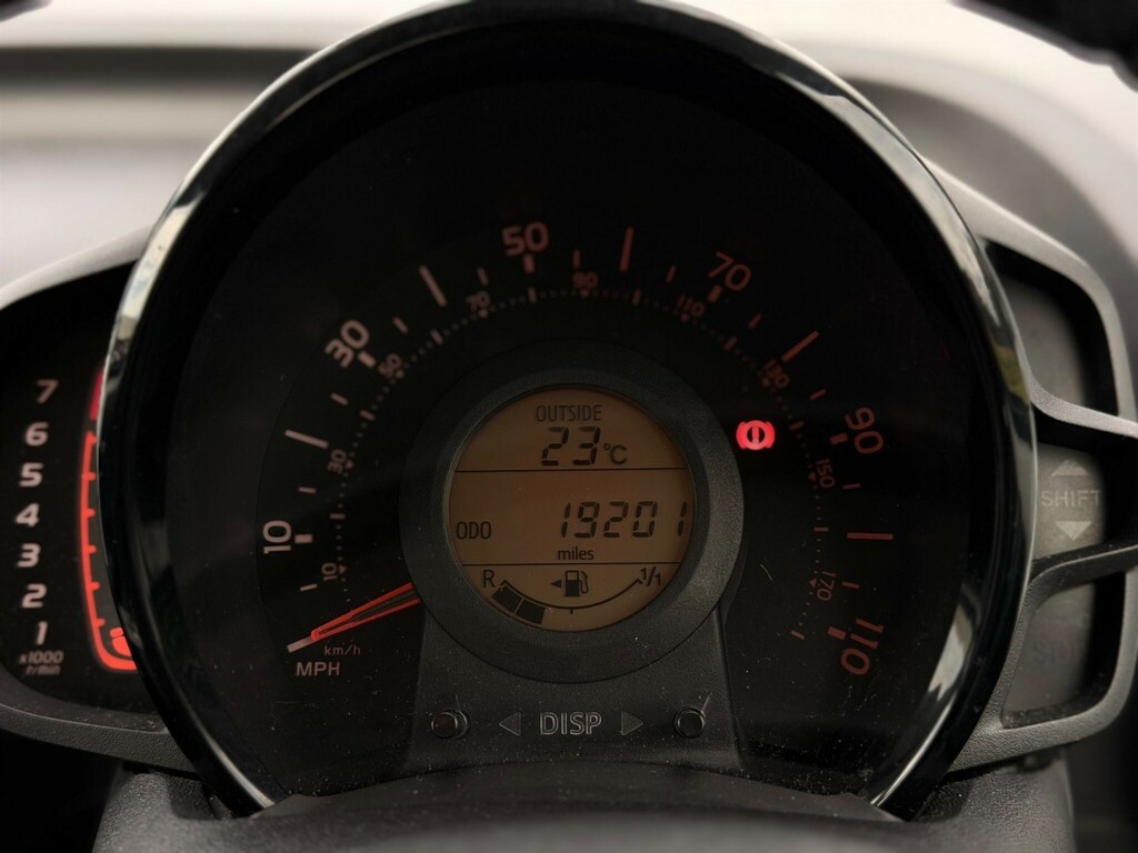 Toyota Aygo 1L Move White #27