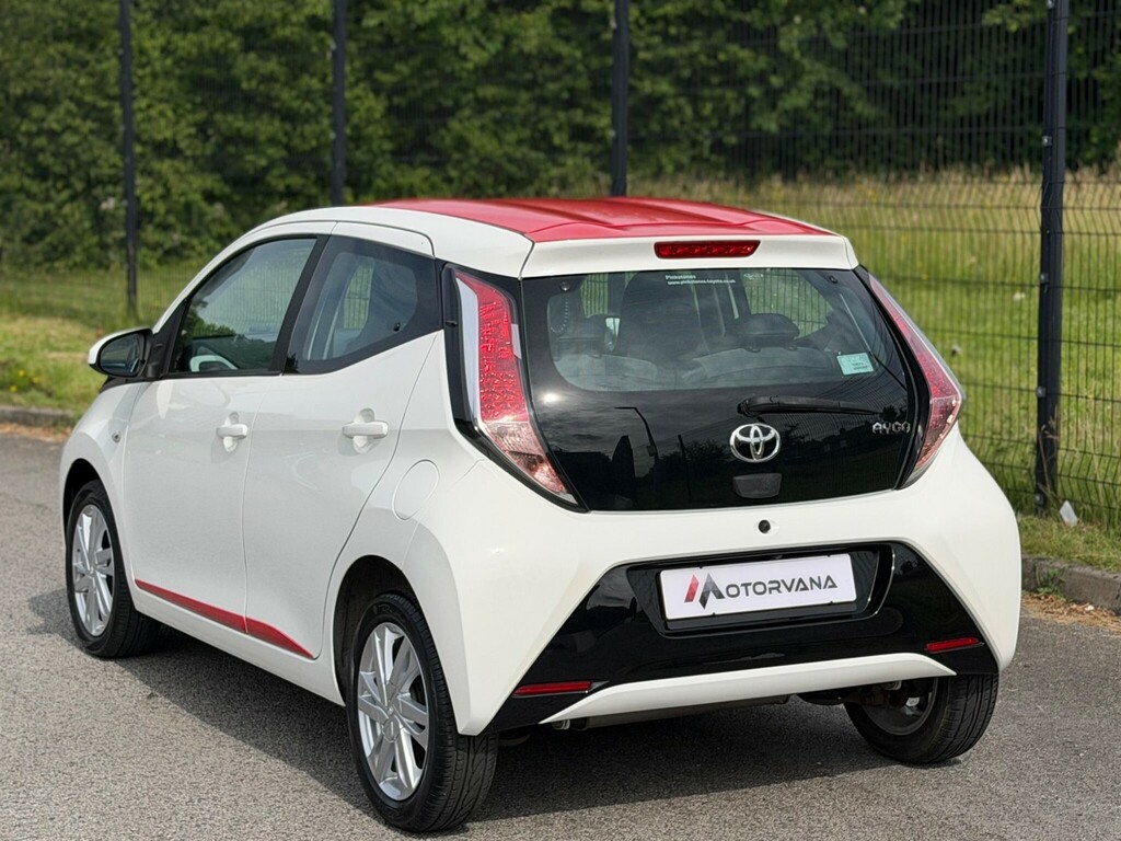 Toyota Aygo Hatchback White #4