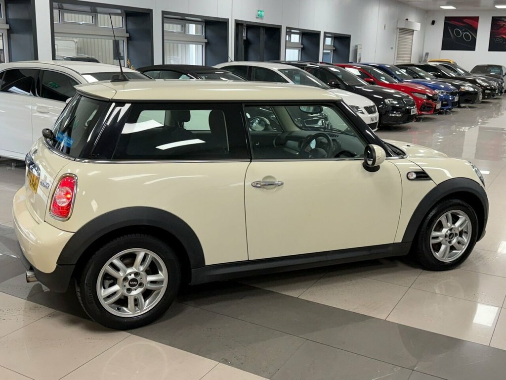 Mini Hatch 1.6L Cooper PF63UJE White #4