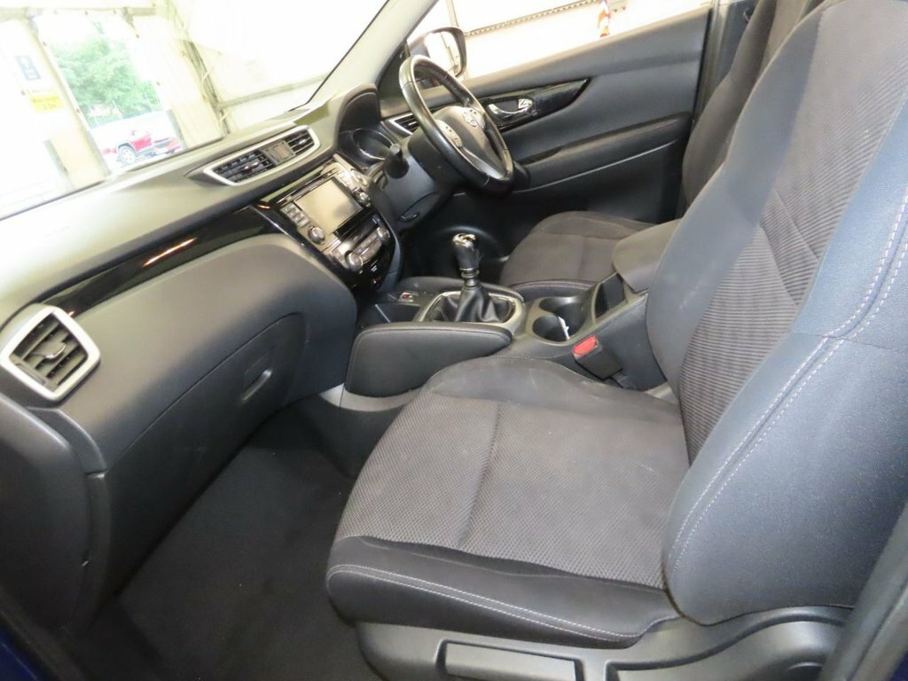 Nissan Qashqai Dci Acenta Premium Suv White #6