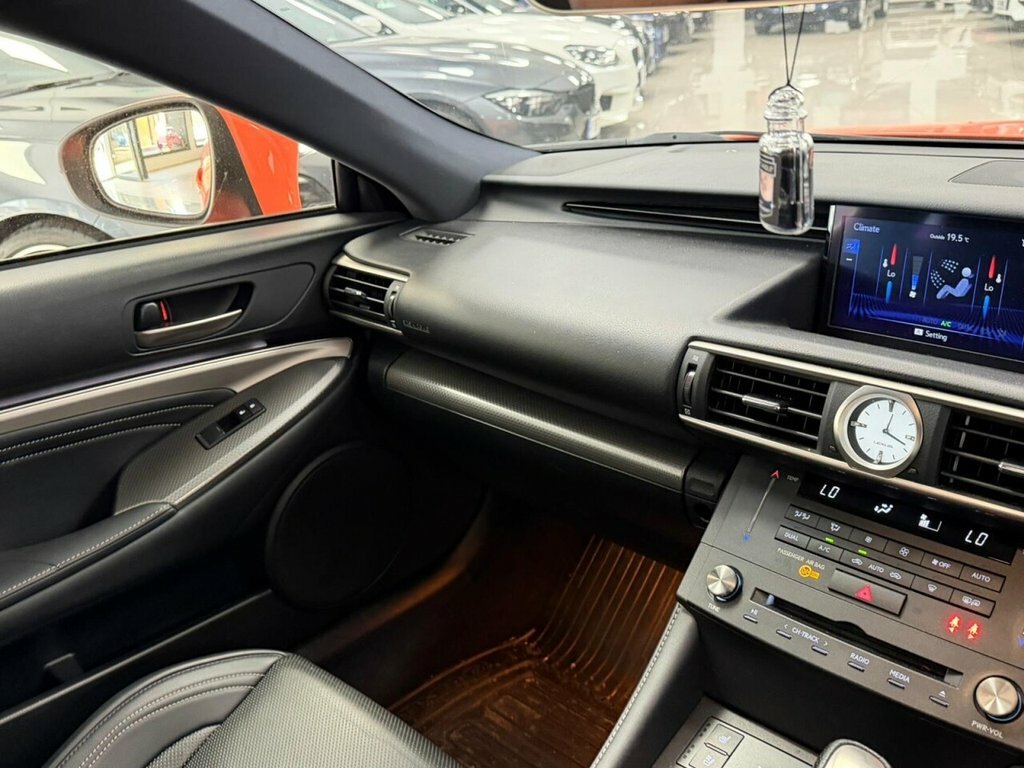 Lexus RC 300H Luxury U2220 Ulez White #35