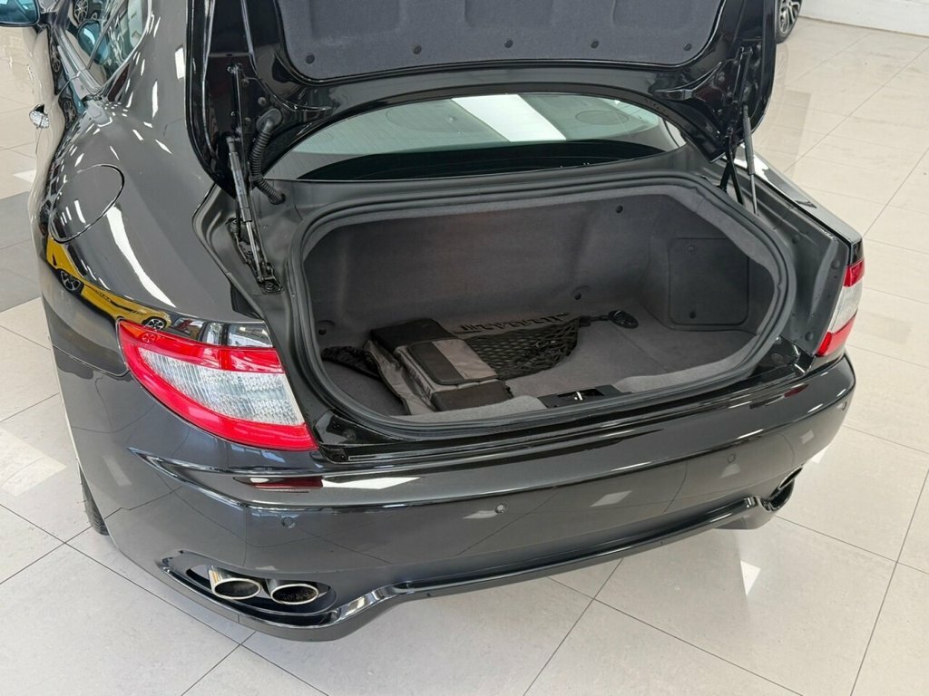 Maserati GranTurismo V8 Grey #11