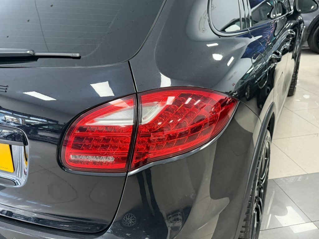Porsche Cayenne 4.8L Turbo Black #5