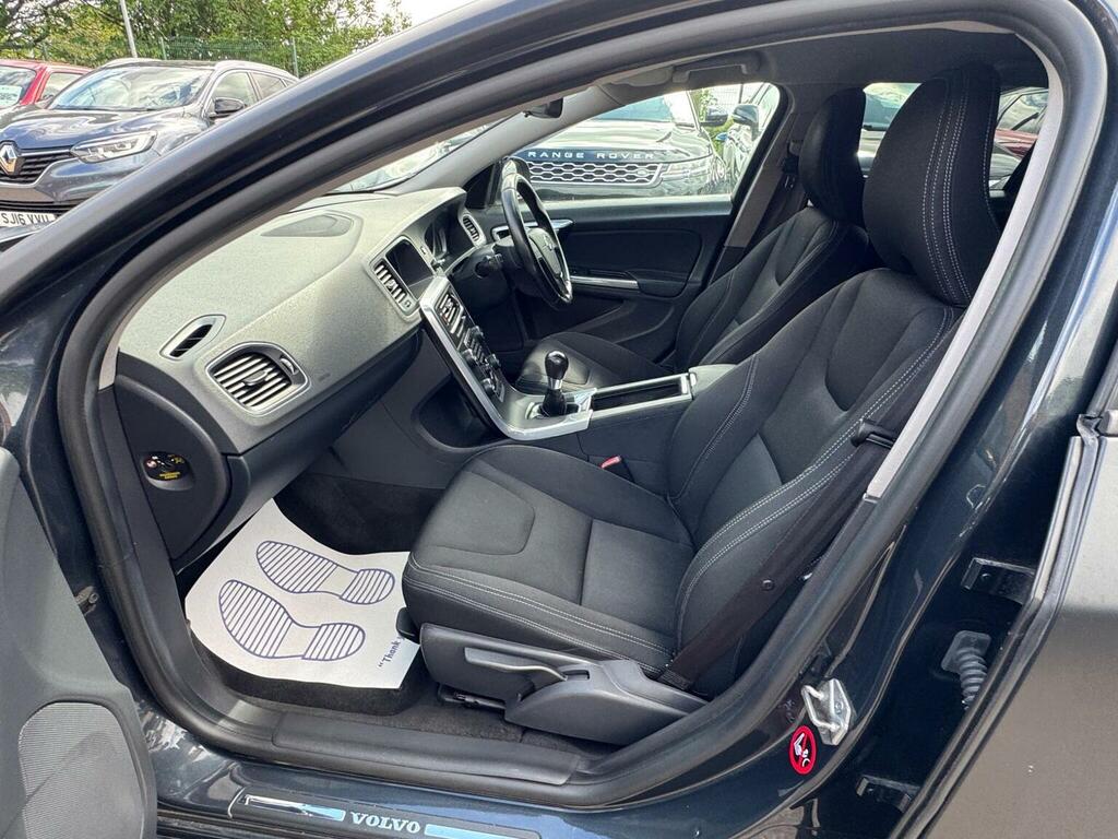 Volvo V60 D2 R-design Lux Nav Blue #14