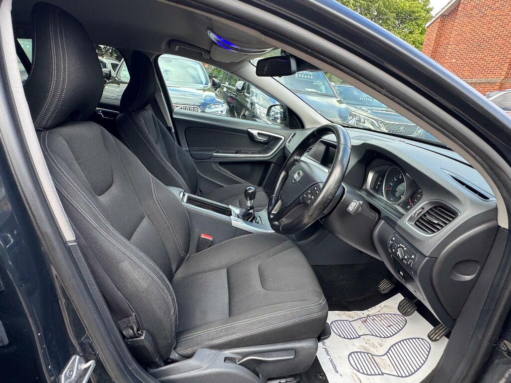 Volvo V60 D2 R-design Lux Nav Blue #12