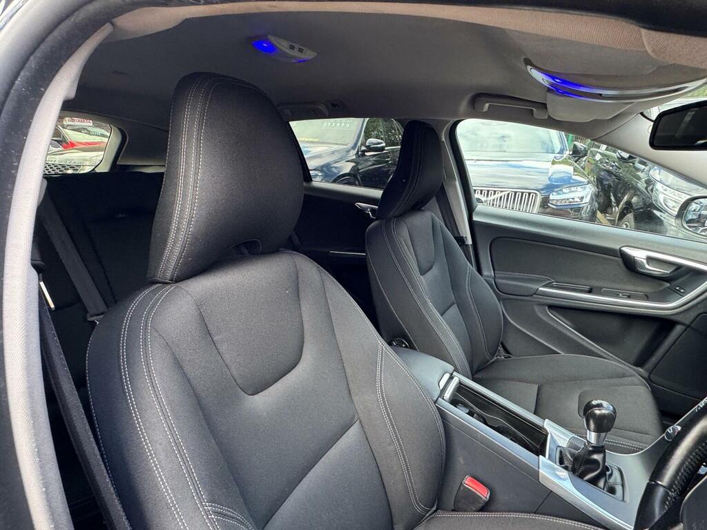 Volvo V60 D2 R-design Lux Nav Blue #18