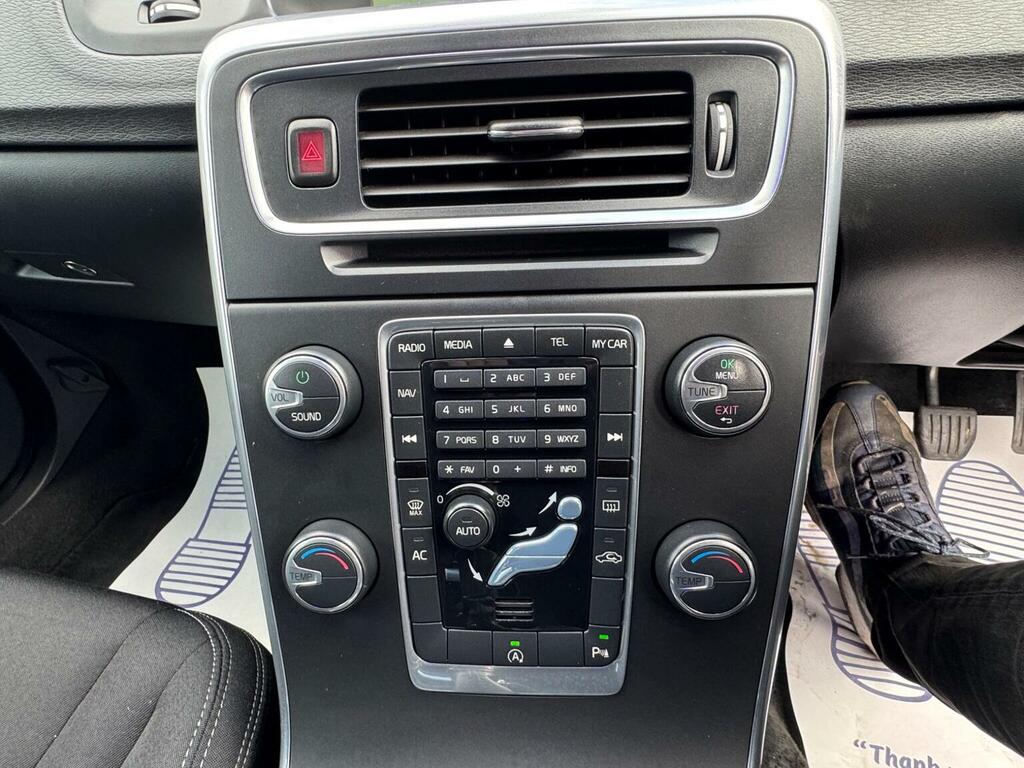 Volvo V60 D2 R-design Lux Nav Blue #16