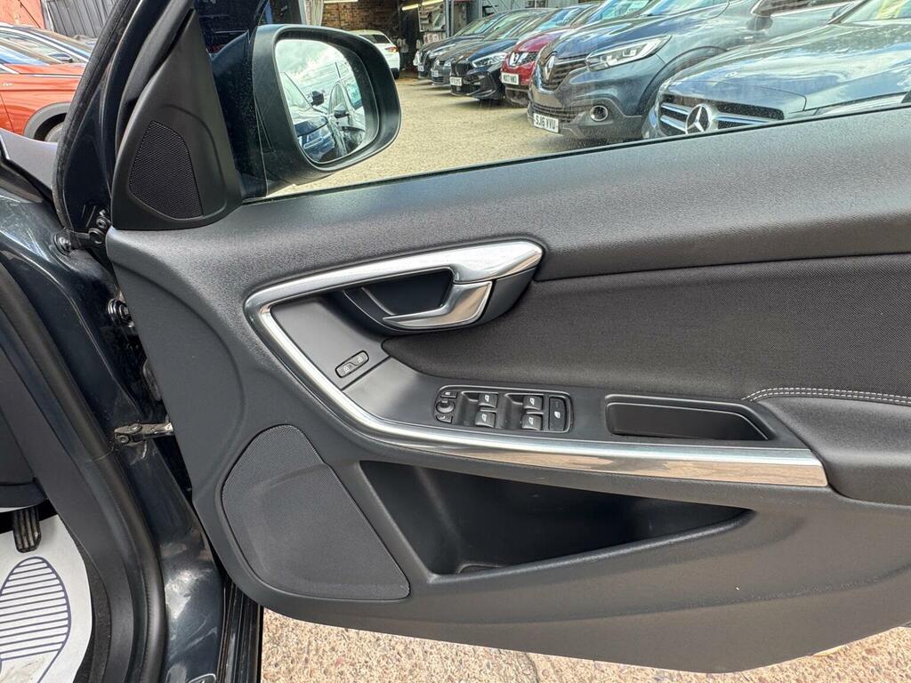 Volvo V60 D2 R-design Lux Nav Blue #24