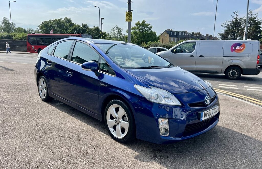 Toyota Prius Hatchback Blue #3
