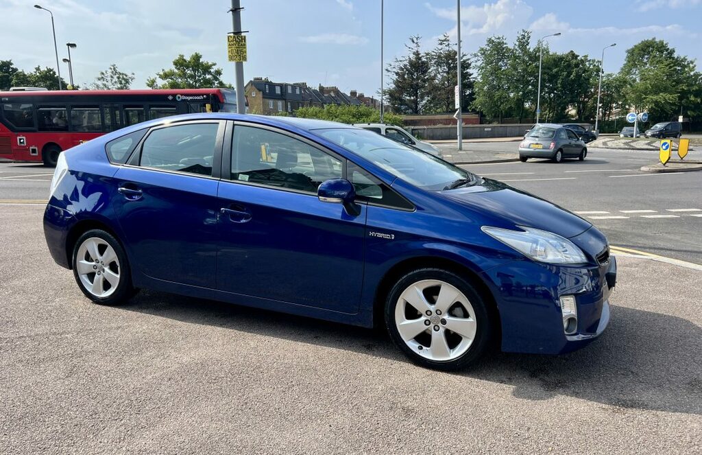 Toyota Prius Hatchback Blue #4