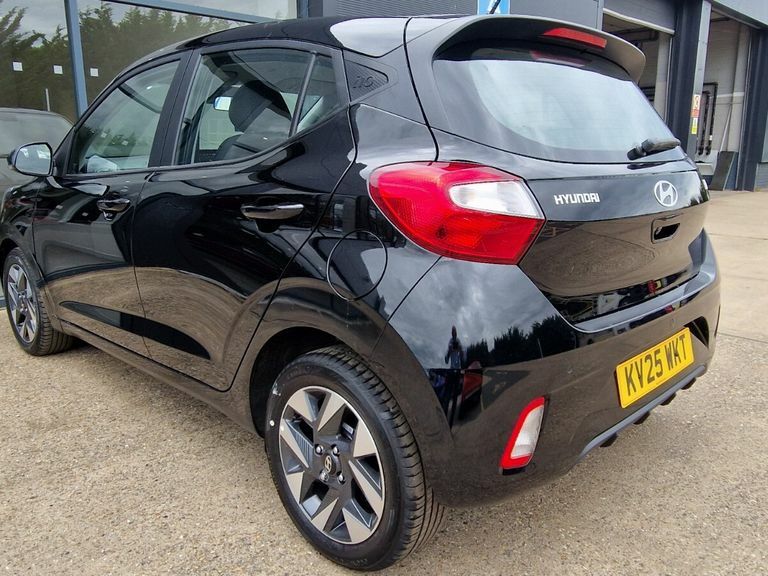 Hyundai I10 1.0 63 Advance Nav KV25WKT Black #6