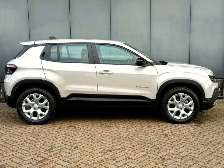 Jeep Avenger 1.2 E-hybrid Altitude Dct Grey #4