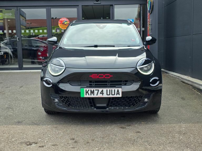 Fiat 600e 115Kw Red 54Kwh Black #2
