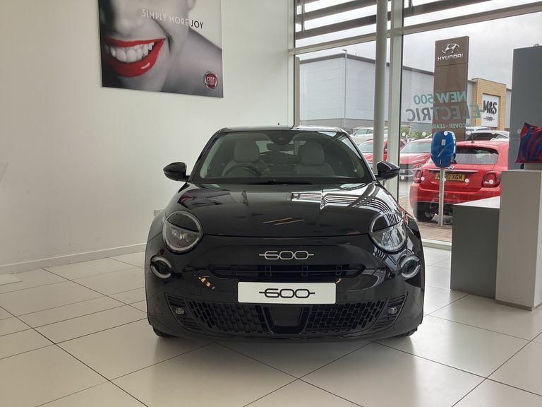 Fiat 600 1.2 Hybrid 48V Edct-6 KW75CXX Black #2