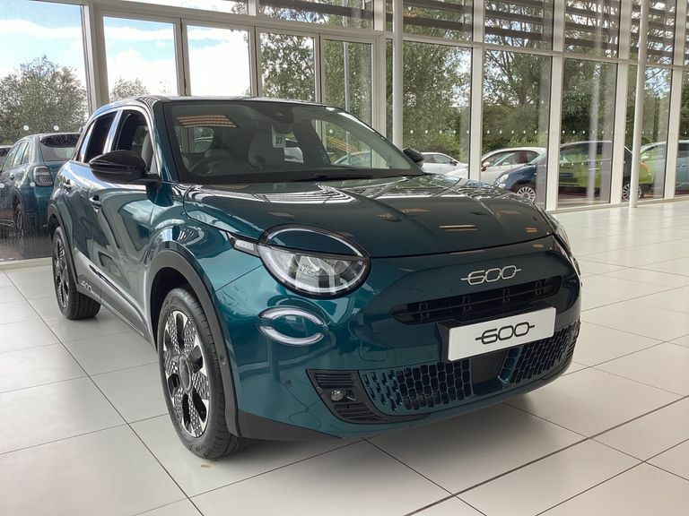 Fiat 600e 115Kw La Prima 54Kwh Green