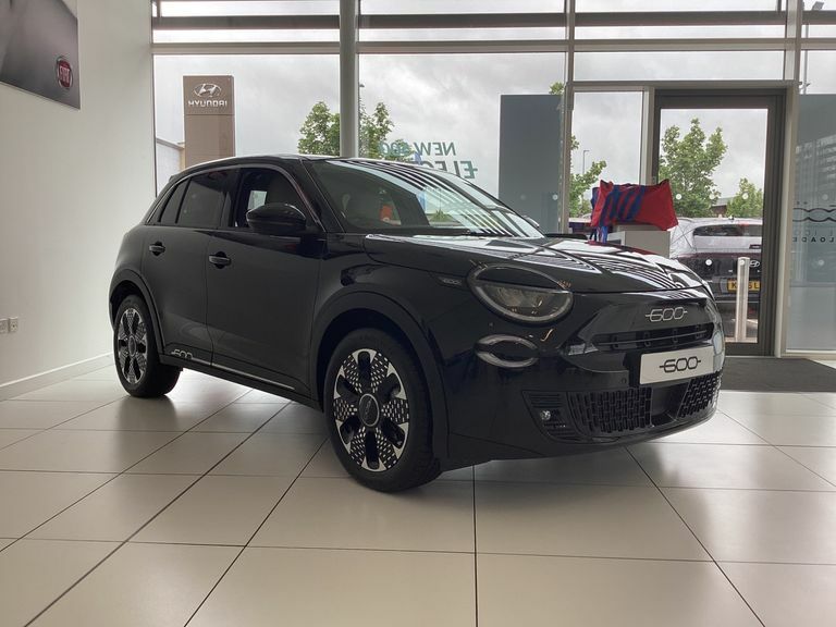 Fiat 600e 115Kw La Prima 54Kwh Black