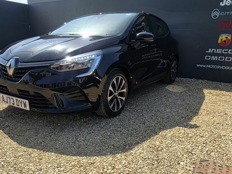 Renault Clio 1.6 E-tech Full Hybrid 145 Evolution AJ73DYW Black #3