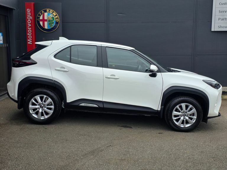 Toyota Yaris Cross 1.5 Hybrid Icon Cvt KM23BWE White #3