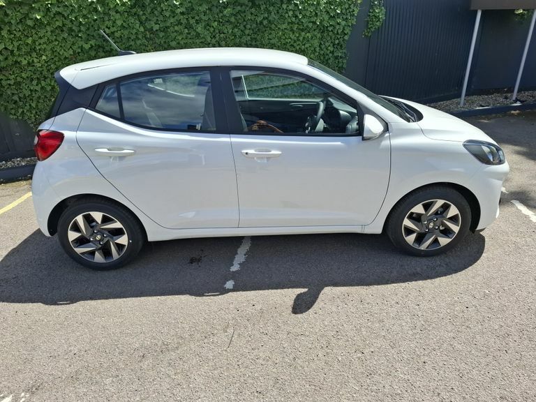 Hyundai I10 1.0 63 Advance Nav White #2