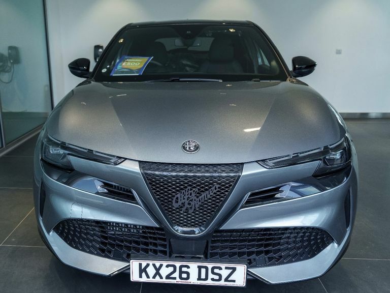 Alfa Romeo Junior 1.2 Turbo Ibrida