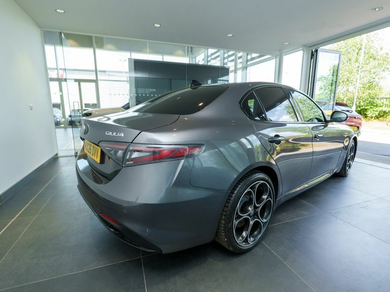Alfa Romeo Giulia 2.0 Turbo Veloce KX26DVV Grey #3