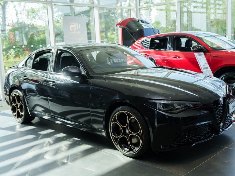 Alfa Romeo Giulia 2.0 Turbo Intensa Black