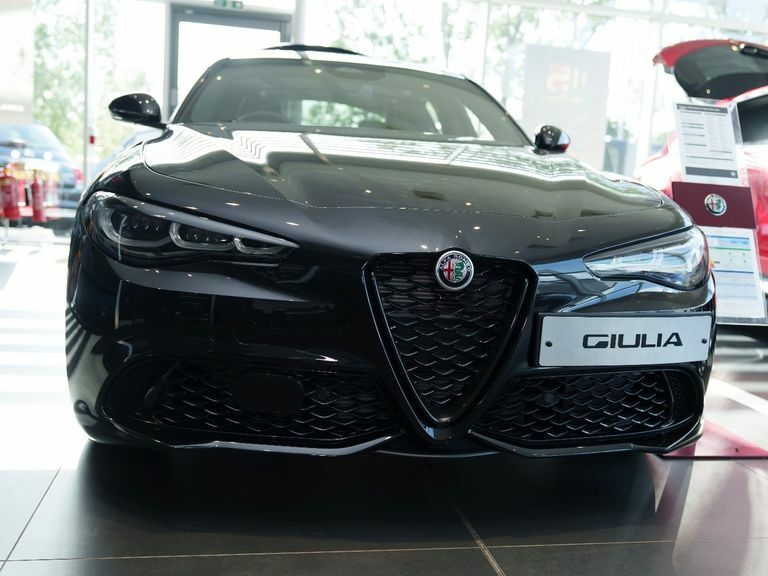 Alfa Romeo Giulia 2.0 Turbo Intensa KX26DTZ Black #2