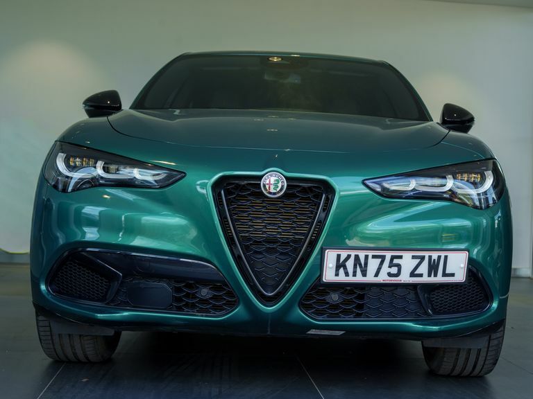 Alfa Romeo Stelvio 2.0 Turbo 280 Intensa Awd Green