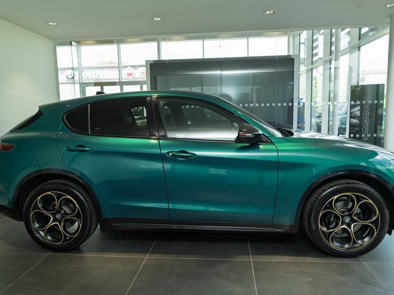 Alfa Romeo Stelvio 2.0 Turbo 280 Intensa Awd Green #2