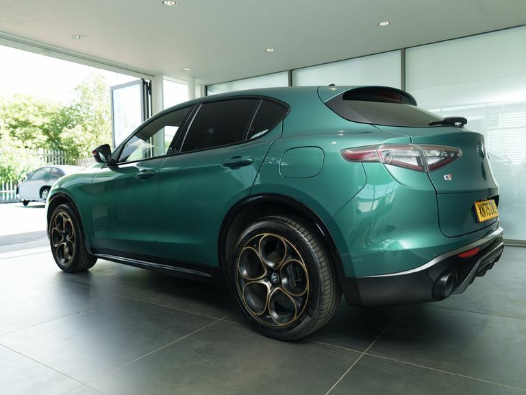 Alfa Romeo Stelvio 2.0 Turbo 280 Intensa Awd Green #4