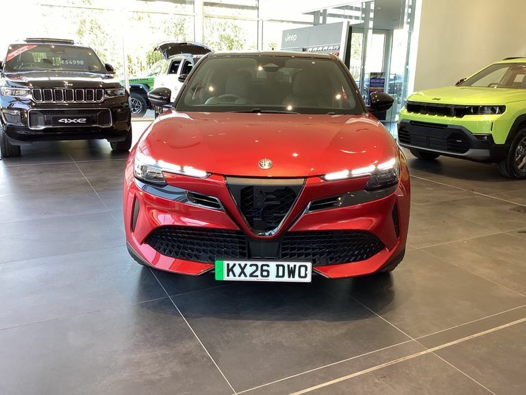 Alfa Romeo Junior 115Kw Elettrica Speciale 54Kwh Red