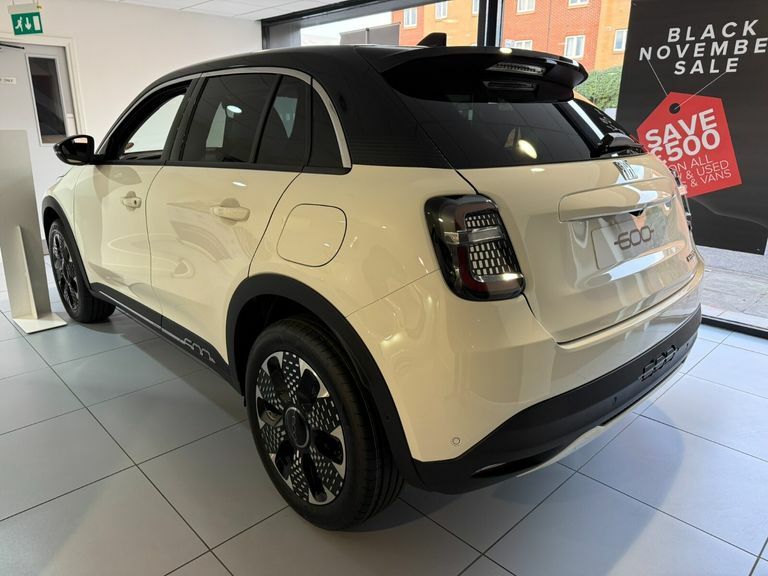 Fiat 600 1.2 Hybrid 48V La Prima Edct-6 Black #2