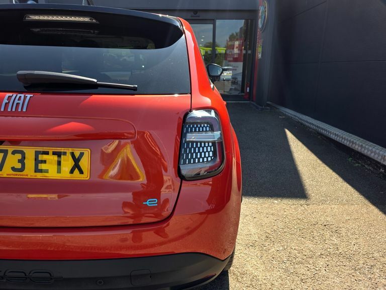 Fiat 600e 54Kwh Red Red #7