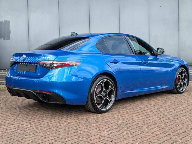 Alfa Romeo Giulia  Black #8