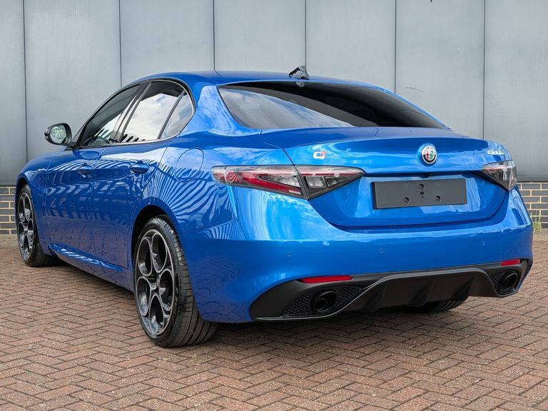 Alfa Romeo Giulia  Black #9