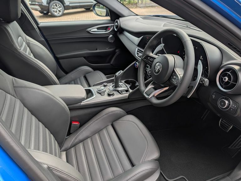 Alfa Romeo Giulia  Black #14