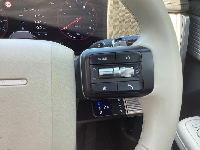 Hyundai Santa Fe Ultimate White #45